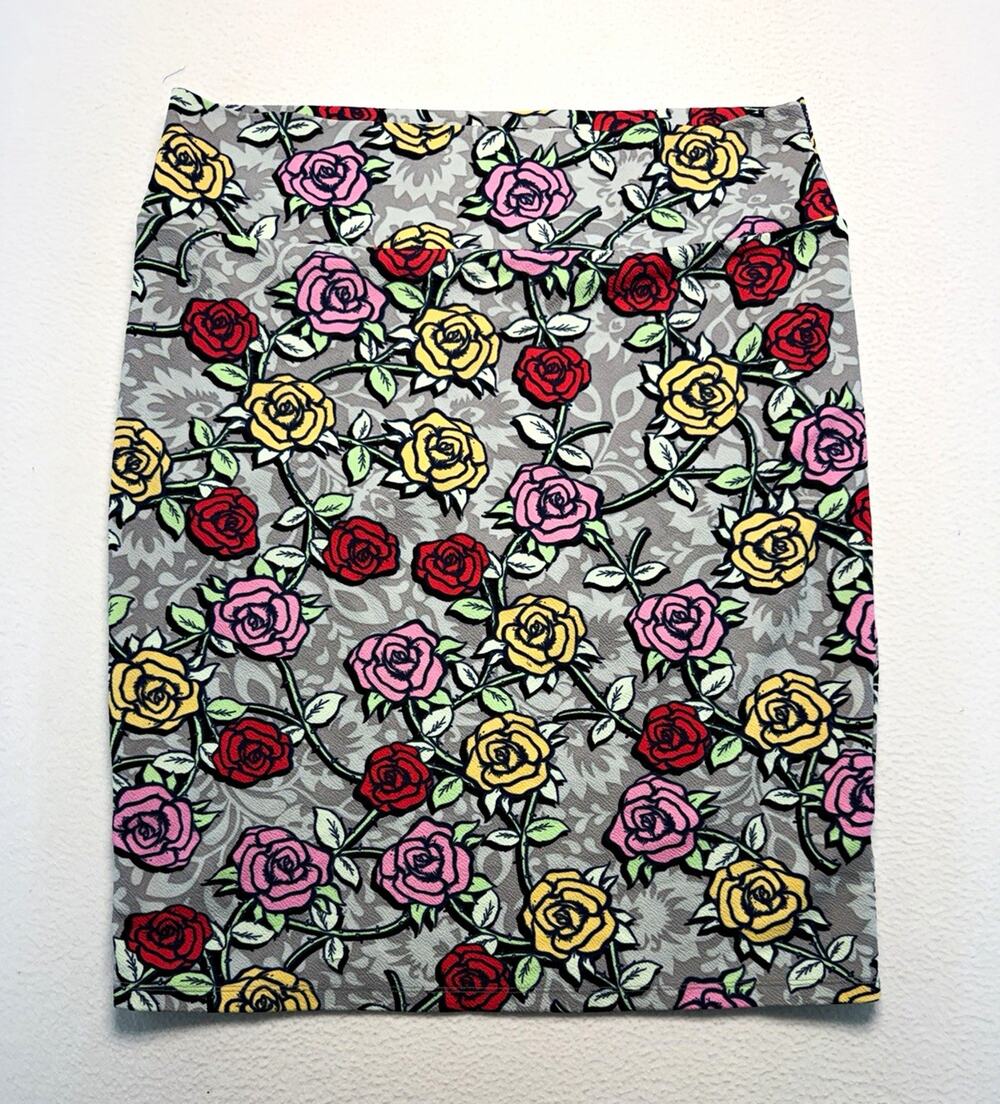 LuLaRoe Cassie Women 3XL Gray Rose Floral Pencil Skirt Stretch romantic feminine